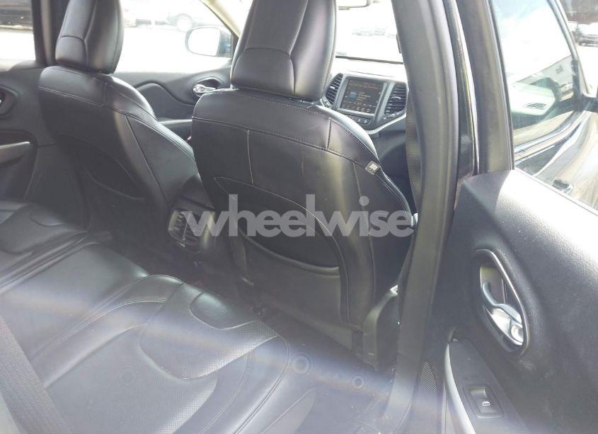 Photo 8 of 2016 Jeep Cherokee OVERLAND (VIN 1C4PJMJS1GW315142)