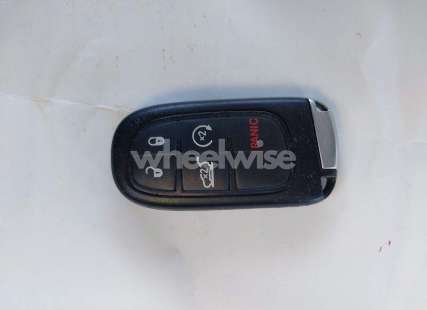 Photo 11 of 2017 Jeep Cherokee OVERLAND 4X4 (VIN 1C4PJMJS7HW545205)