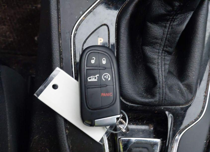 Photo 11 of 2019 Jeep Cherokee OVERLAND 4X4 (VIN 1C4PJMJX4KD211258)