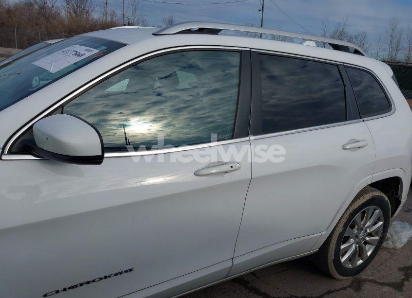 Photo 14 of 2018 Jeep Cherokee OVERLAND 4X4 (VIN 1C4PJMJX7JD594319)