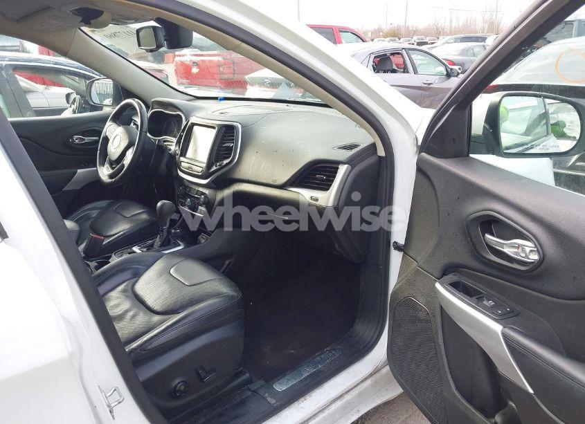 Photo 5 of 2018 Jeep Cherokee OVERLAND 4X4 (VIN 1C4PJMJX7JD594319)