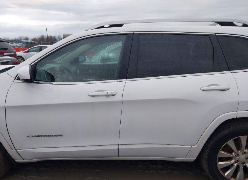 Photo 15 of 2018 Jeep Cherokee OVERLAND 4X4 (VIN 1C4PJMJX7JD594353)