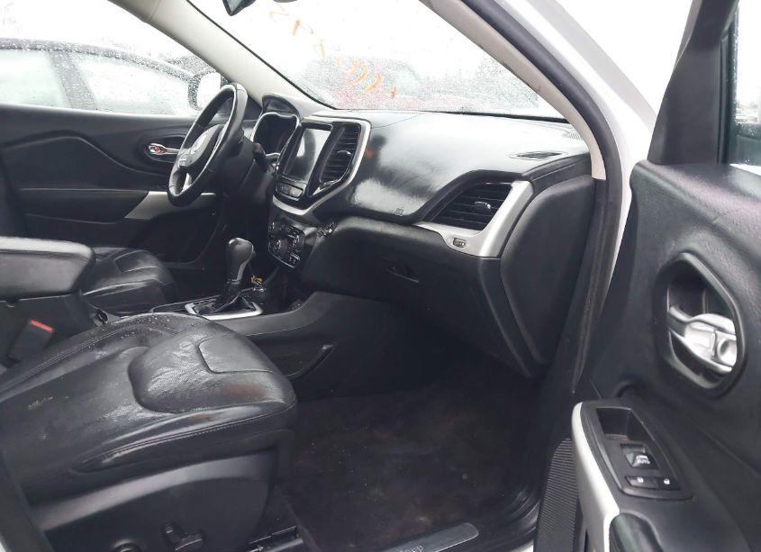 Photo 5 of 2018 Jeep Cherokee OVERLAND 4X4 (VIN 1C4PJMJX7JD594353)