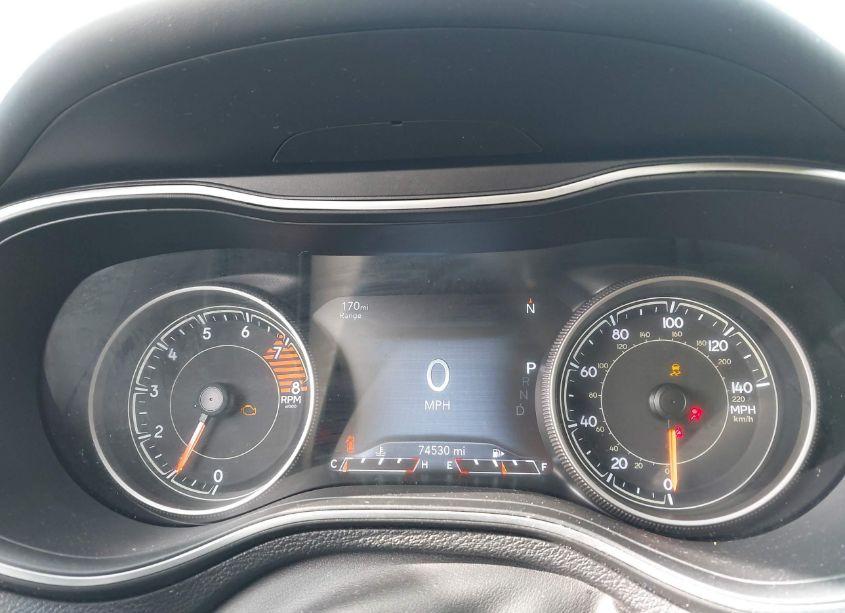 Photo 15 of 2019 Jeep Cherokee OVERLAND 4X4 (VIN 1C4PJMJX8KD257997)