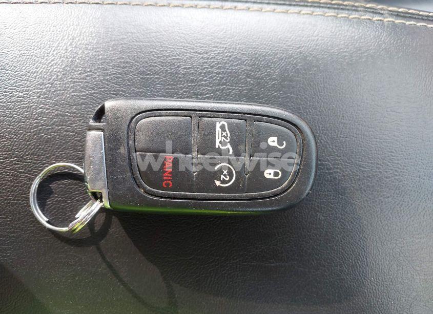 Photo 11 of 2018 Jeep Cherokee LATITUDE PLUS 4X4 (VIN 1C4PJMLB0JD530320)