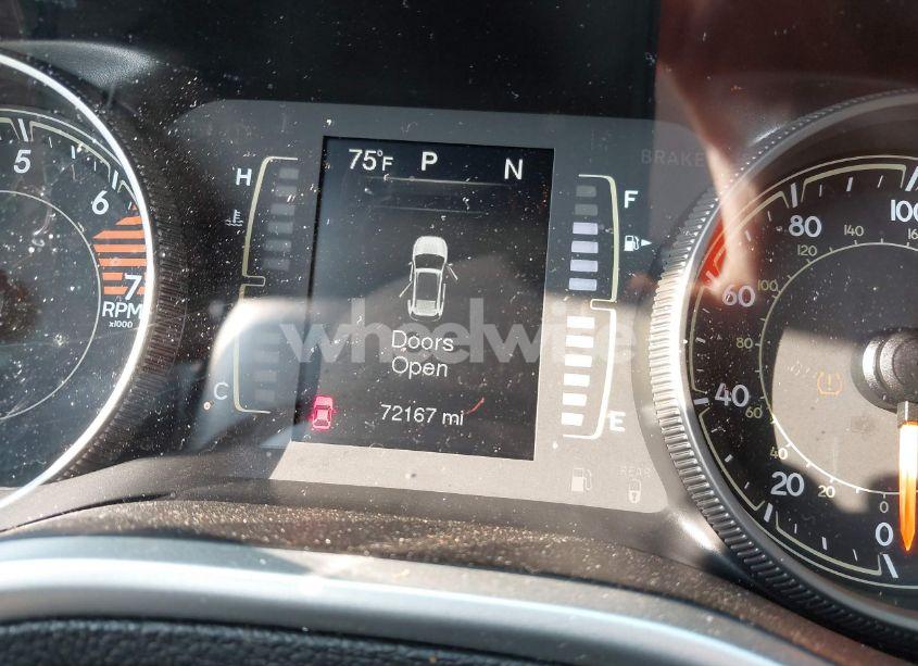 Photo 15 of 2018 Jeep Cherokee LATITUDE PLUS 4X4 (VIN 1C4PJMLB0JD530320)