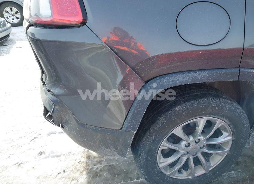 Photo 17 of 2019 Jeep Cherokee LATITUDE PLUS 4X4 (VIN 1C4PJMLB0KD190975)