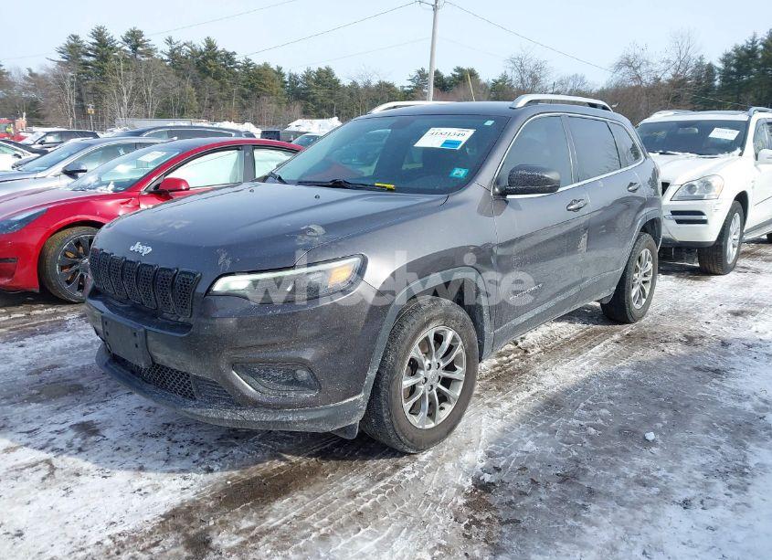 Photo 2 of 2019 Jeep Cherokee LATITUDE PLUS 4X4 (VIN 1C4PJMLB0KD190975)