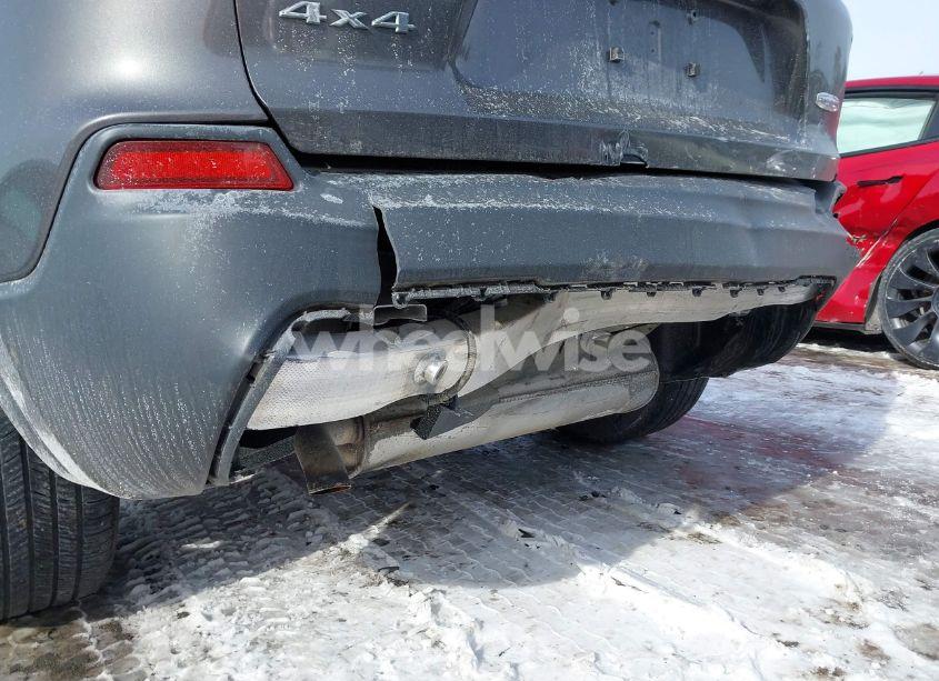 Photo 6 of 2019 Jeep Cherokee LATITUDE PLUS 4X4 (VIN 1C4PJMLB0KD190975)