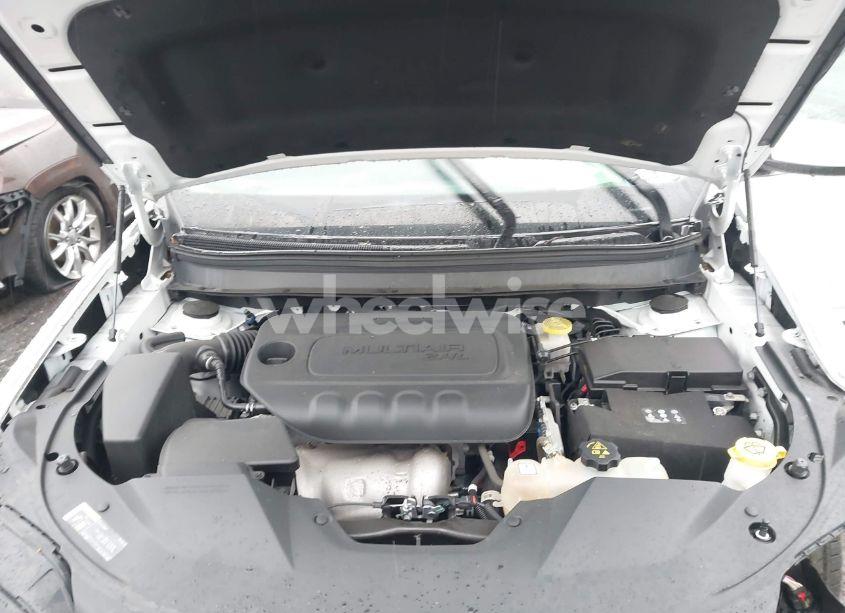 Photo 10 of 2020 Jeep Cherokee LATITUDE PLUS 4X4 (VIN 1C4PJMLB0LD509566)