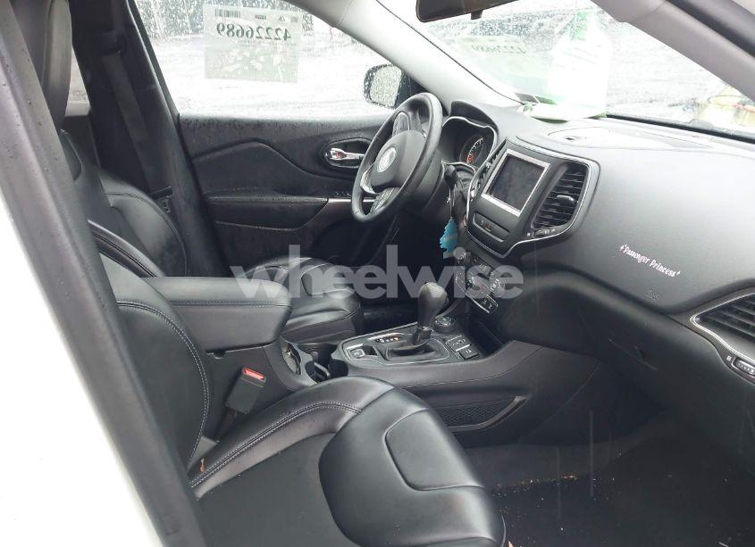 Photo 5 of 2020 Jeep Cherokee LATITUDE PLUS 4X4 (VIN 1C4PJMLB0LD509566)