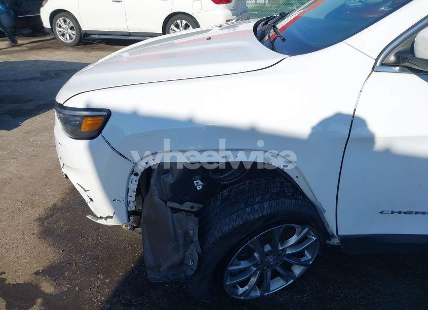 Photo 6 of 2020 Jeep Cherokee LATITUDE PLUS 4X4 (VIN 1C4PJMLB0LD604032)