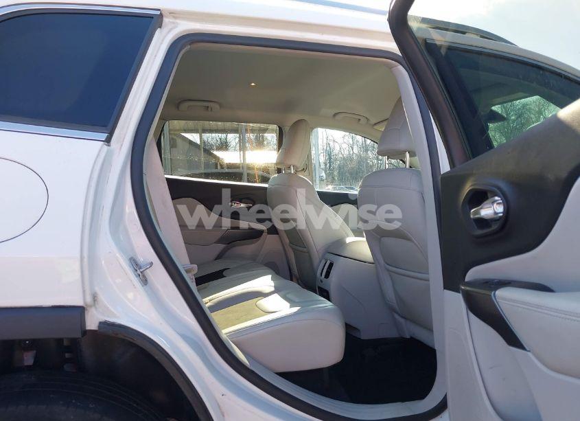 Photo 8 of 2020 Jeep Cherokee LATITUDE PLUS 4X4 (VIN 1C4PJMLB0LD604032)