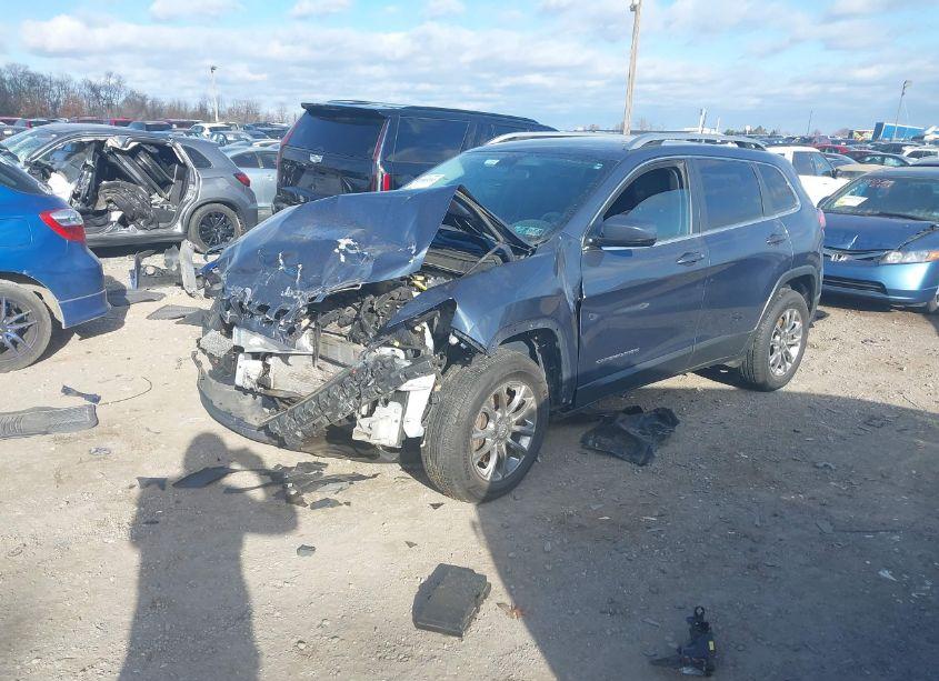 Photo 2 of 2020 Jeep Cherokee LATITUDE PLUS 4X4 (VIN 1C4PJMLB0LD651335)