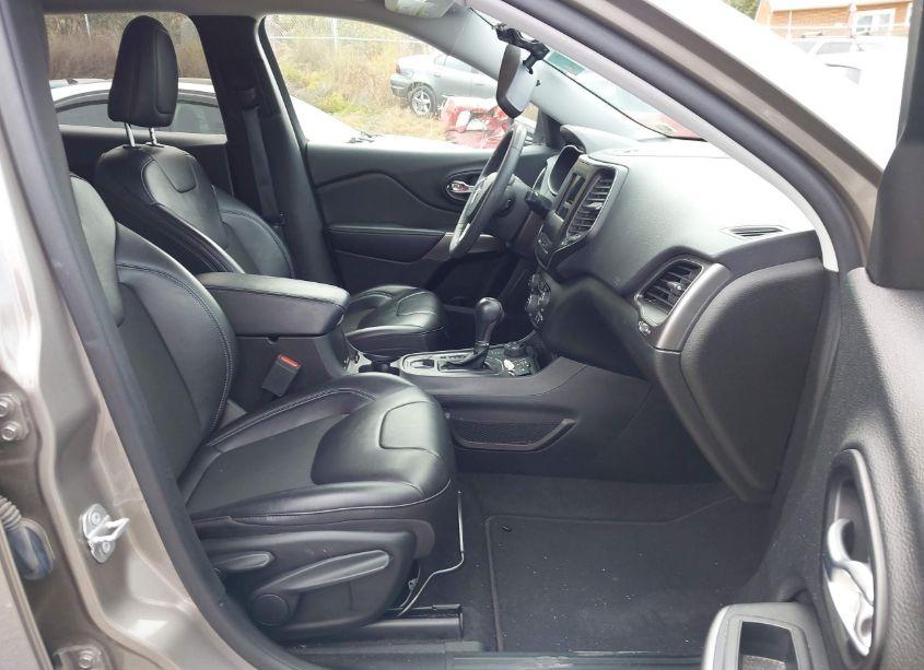 Photo 5 of 2021 Jeep Cherokee LATITUDE PLUS 4X4 (VIN 1C4PJMLB0MD223086)