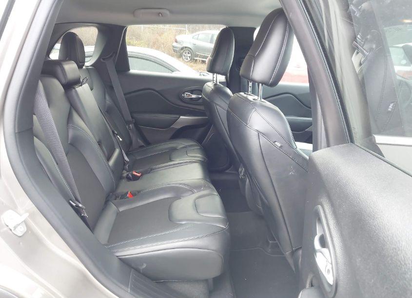 Photo 8 of 2021 Jeep Cherokee LATITUDE PLUS 4X4 (VIN 1C4PJMLB0MD223086)