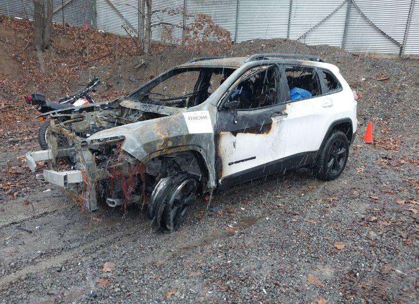 Photo 2 of 2021 Jeep Cherokee ALTITUDE 4X4 (VIN 1C4PJMLB0MD233553)