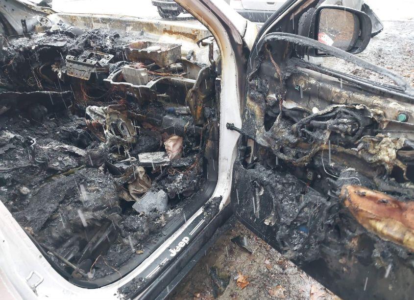 Photo 5 of 2021 Jeep Cherokee ALTITUDE 4X4 (VIN 1C4PJMLB0MD233553)