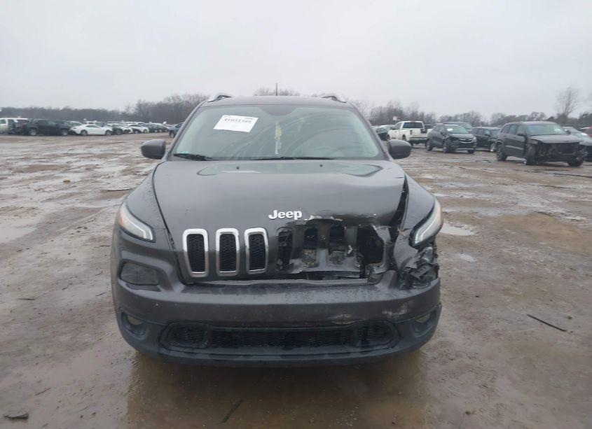 Photo 12 of 2018 Jeep Cherokee LATITUDE PLUS 4X4 (VIN 1C4PJMLB1JD532755)