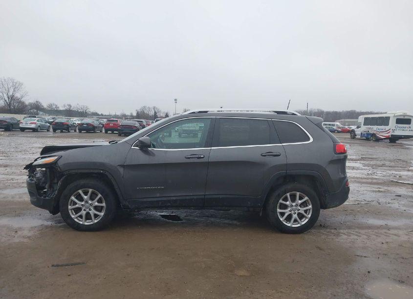 Photo 14 of 2018 Jeep Cherokee LATITUDE PLUS 4X4 (VIN 1C4PJMLB1JD532755)