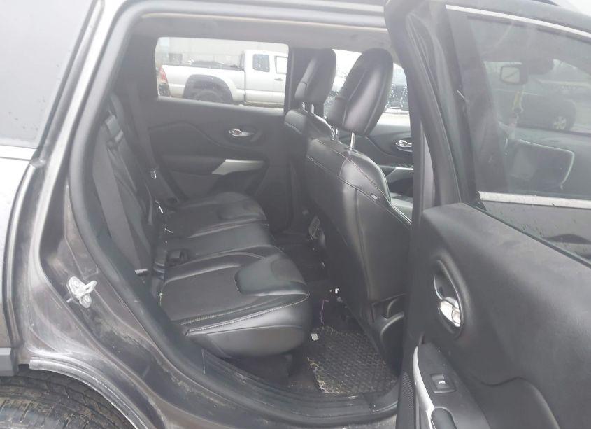 Photo 8 of 2018 Jeep Cherokee LATITUDE PLUS 4X4 (VIN 1C4PJMLB1JD532755)