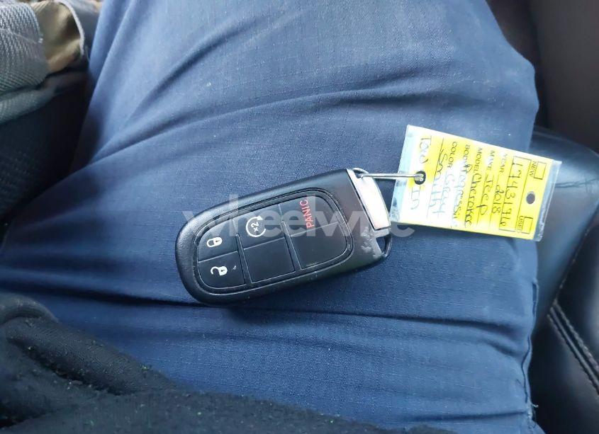 Photo 11 of 2018 Jeep Cherokee LATITUDE PLUS 4X4 (VIN 1C4PJMLB1JD532917)