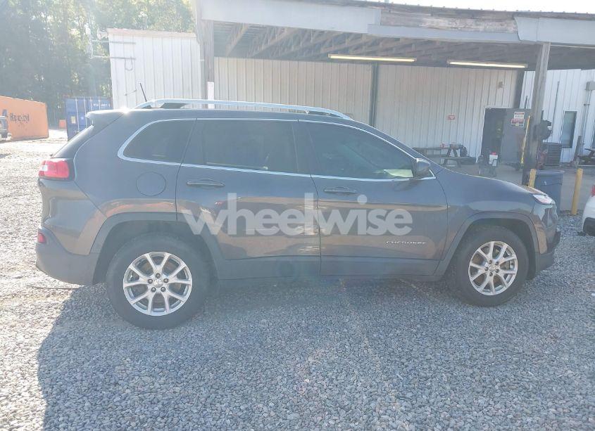 Photo 13 of 2018 Jeep Cherokee LATITUDE PLUS 4X4 (VIN 1C4PJMLB1JD532917)