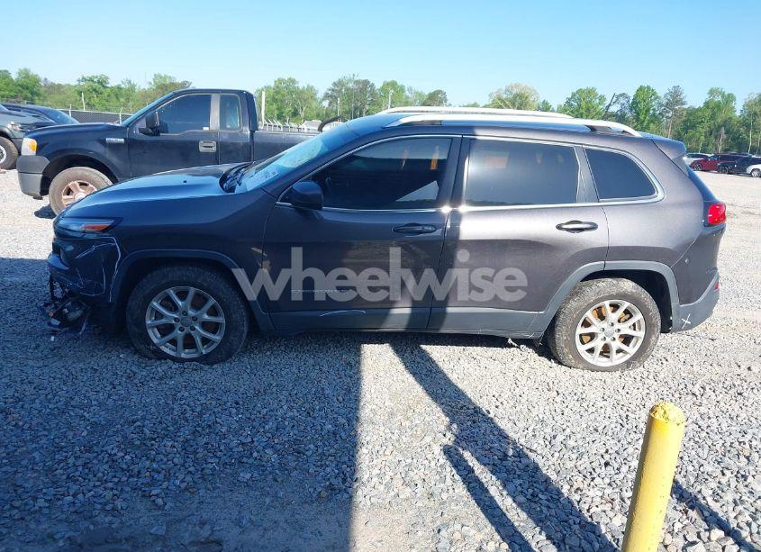 Photo 14 of 2018 Jeep Cherokee LATITUDE PLUS 4X4 (VIN 1C4PJMLB1JD532917)