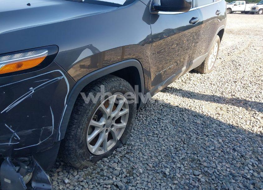 Photo 17 of 2018 Jeep Cherokee LATITUDE PLUS 4X4 (VIN 1C4PJMLB1JD532917)