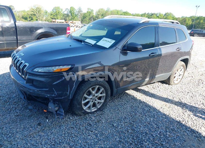 Photo 2 of 2018 Jeep Cherokee LATITUDE PLUS 4X4 (VIN 1C4PJMLB1JD532917)