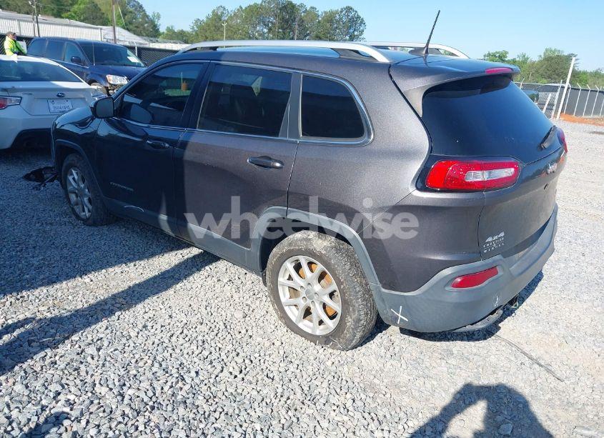 Photo 3 of 2018 Jeep Cherokee LATITUDE PLUS 4X4 (VIN 1C4PJMLB1JD532917)