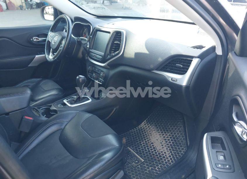 Photo 5 of 2018 Jeep Cherokee LATITUDE PLUS 4X4 (VIN 1C4PJMLB1JD532917)