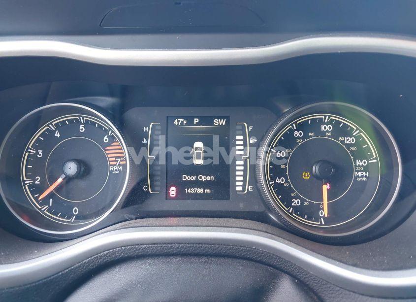 Photo 7 of 2018 Jeep Cherokee LATITUDE PLUS 4X4 (VIN 1C4PJMLB1JD532917)