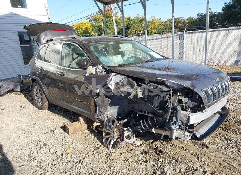 2019 Jeep Cherokee LATITUDE PLUS 4X4 (VIN 1C4PJMLB1KD101186) main photo