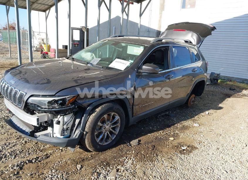 Photo 2 of 2019 Jeep Cherokee LATITUDE PLUS 4X4 (VIN 1C4PJMLB1KD101186)