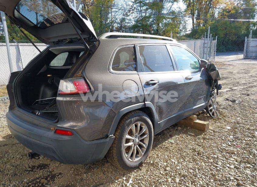 Photo 4 of 2019 Jeep Cherokee LATITUDE PLUS 4X4 (VIN 1C4PJMLB1KD101186)