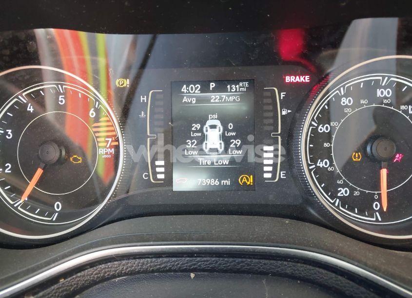 Photo 7 of 2019 Jeep Cherokee LATITUDE PLUS 4X4 (VIN 1C4PJMLB1KD101186)