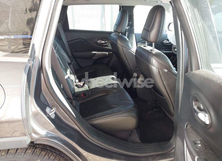 Photo 8 of 2019 Jeep Cherokee LATITUDE PLUS 4X4 (VIN 1C4PJMLB1KD101186)