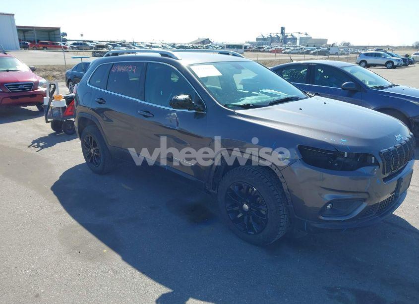 2019 Jeep Cherokee LATITUDE PLUS 4X4 (VIN 1C4PJMLB1KD180990) main photo