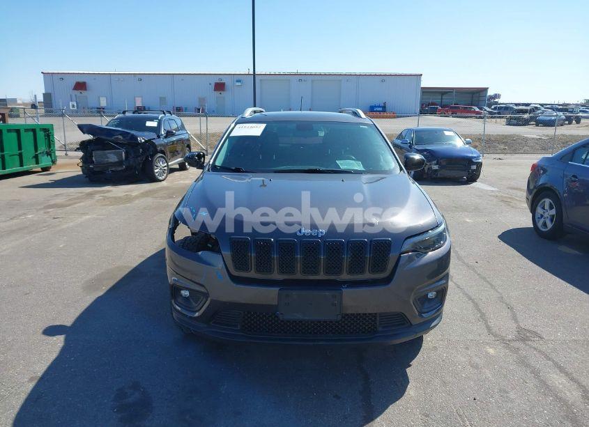 Photo 13 of 2019 Jeep Cherokee LATITUDE PLUS 4X4 (VIN 1C4PJMLB1KD180990)