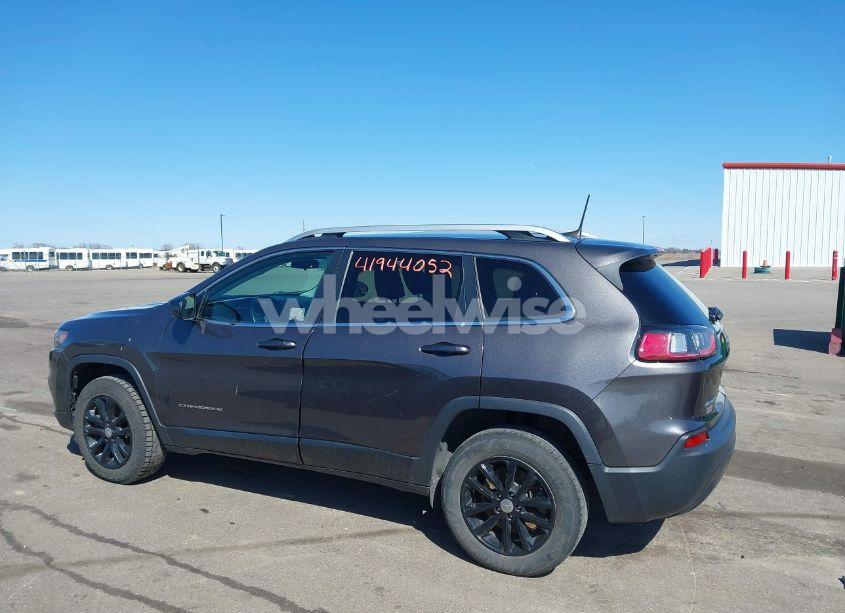 Photo 15 of 2019 Jeep Cherokee LATITUDE PLUS 4X4 (VIN 1C4PJMLB1KD180990)