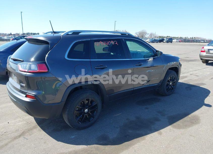 Photo 4 of 2019 Jeep Cherokee LATITUDE PLUS 4X4 (VIN 1C4PJMLB1KD180990)