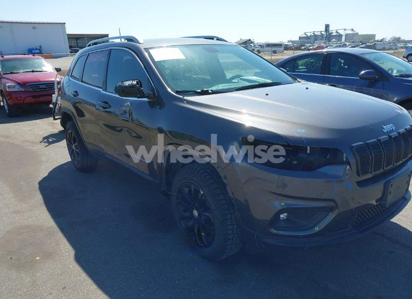 Photo 6 of 2019 Jeep Cherokee LATITUDE PLUS 4X4 (VIN 1C4PJMLB1KD180990)