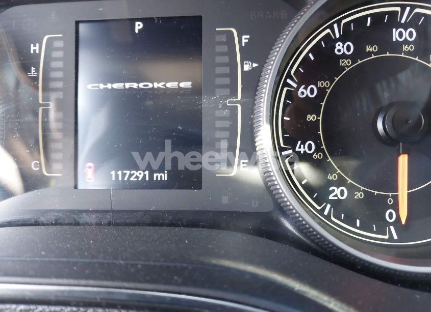 Photo 7 of 2019 Jeep Cherokee LATITUDE PLUS 4X4 (VIN 1C4PJMLB1KD180990)