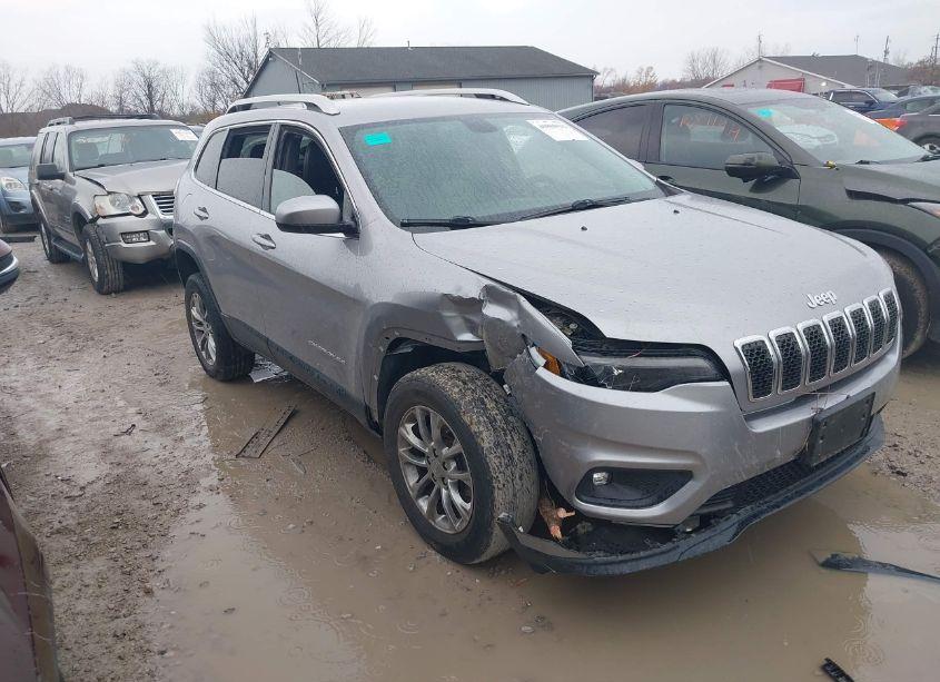 2019 Jeep Cherokee LATITUDE PLUS 4X4 (VIN 1C4PJMLB1KD181119) main photo