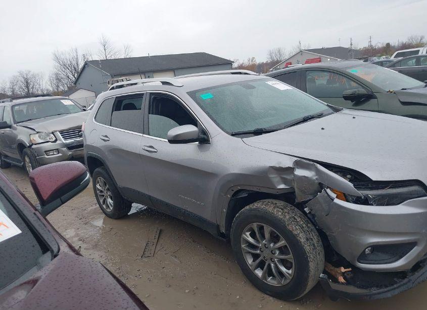 Photo 13 of 2019 Jeep Cherokee LATITUDE PLUS 4X4 (VIN 1C4PJMLB1KD181119)