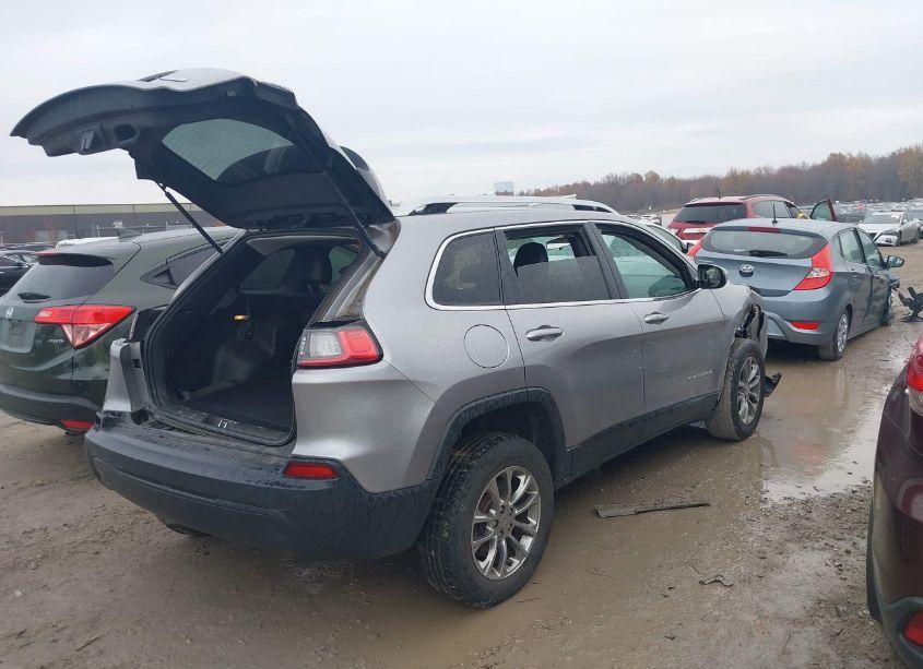 Photo 4 of 2019 Jeep Cherokee LATITUDE PLUS 4X4 (VIN 1C4PJMLB1KD181119)