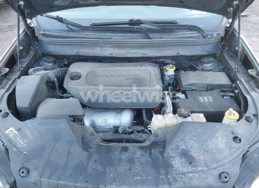 Photo 10 of 2019 Jeep Cherokee LATITUDE PLUS 4X4 (VIN 1C4PJMLB1KD311884)