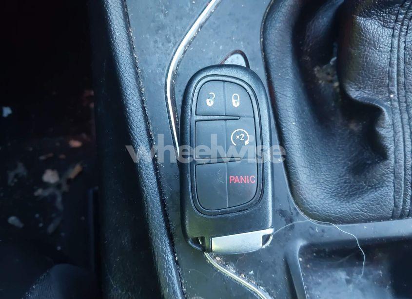 Photo 11 of 2019 Jeep Cherokee LATITUDE PLUS 4X4 (VIN 1C4PJMLB1KD311884)