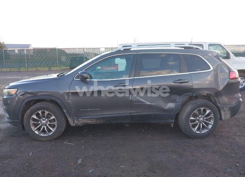 Photo 14 of 2019 Jeep Cherokee LATITUDE PLUS 4X4 (VIN 1C4PJMLB1KD311884)